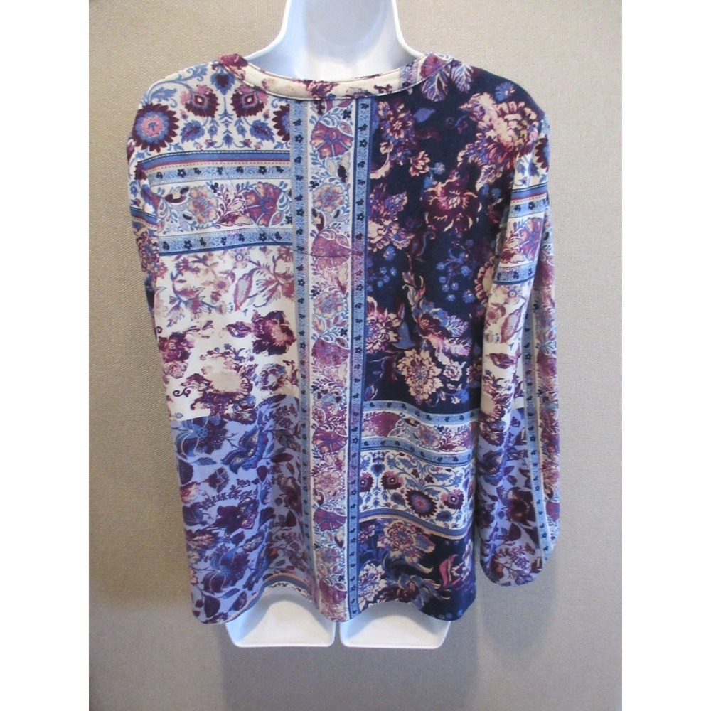 d&co Light Weight Pull Over Sweater Size Medium - Picture 3 of 5